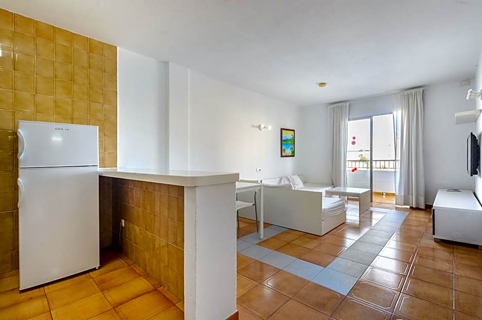 Apartamentos San Antonio Beach