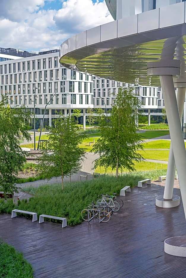 Sound Garden Hotel Airport