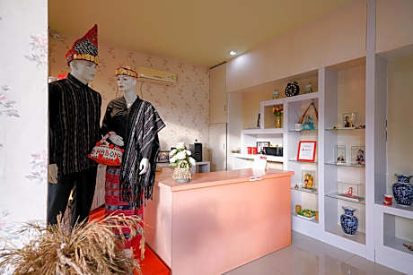 RedDoorz Plus @ Jalan FL Lumban Tobing Sibolga