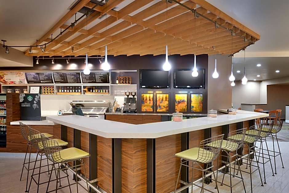 Courtyard by Marriott Charlotte Airport LoSo