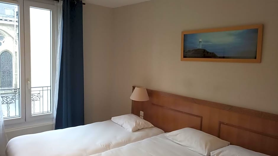 Hôtel De La Perdrix Rouge