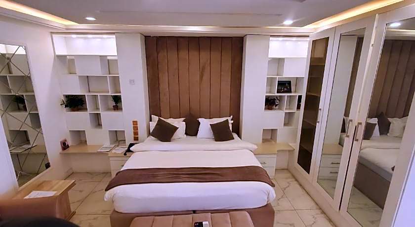 The Palms Hotel By Laterre