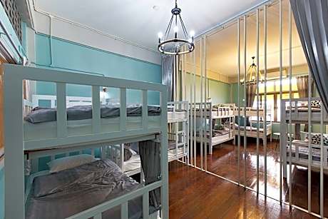 1 Person in Dormitory - Mixed