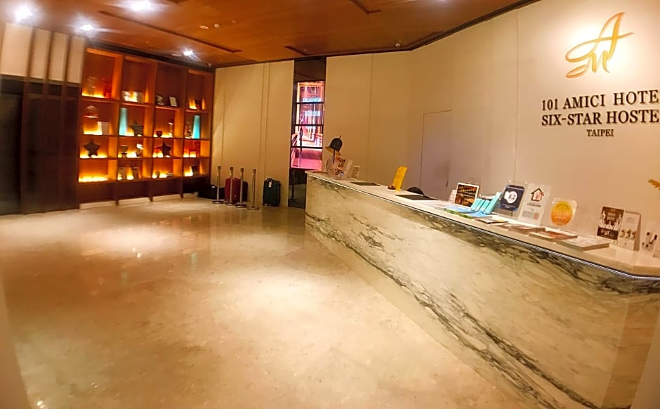 Amici Hotel Six Star Hostel