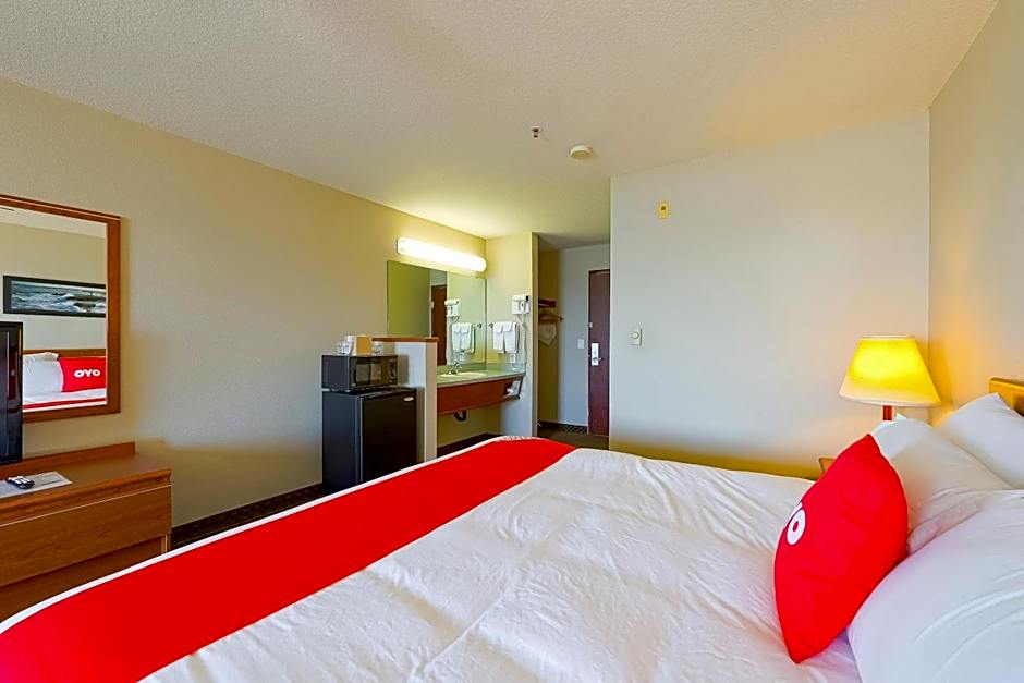 Siletz Bay Beachfront Hotel by OYO Lincoln City