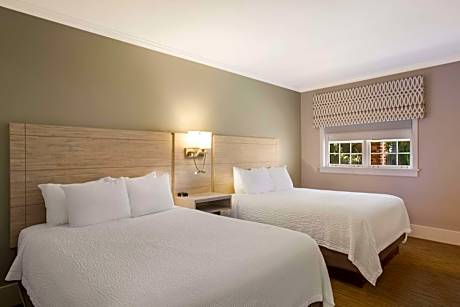 Queen Room with Two Queen Beds - Non-Smoking