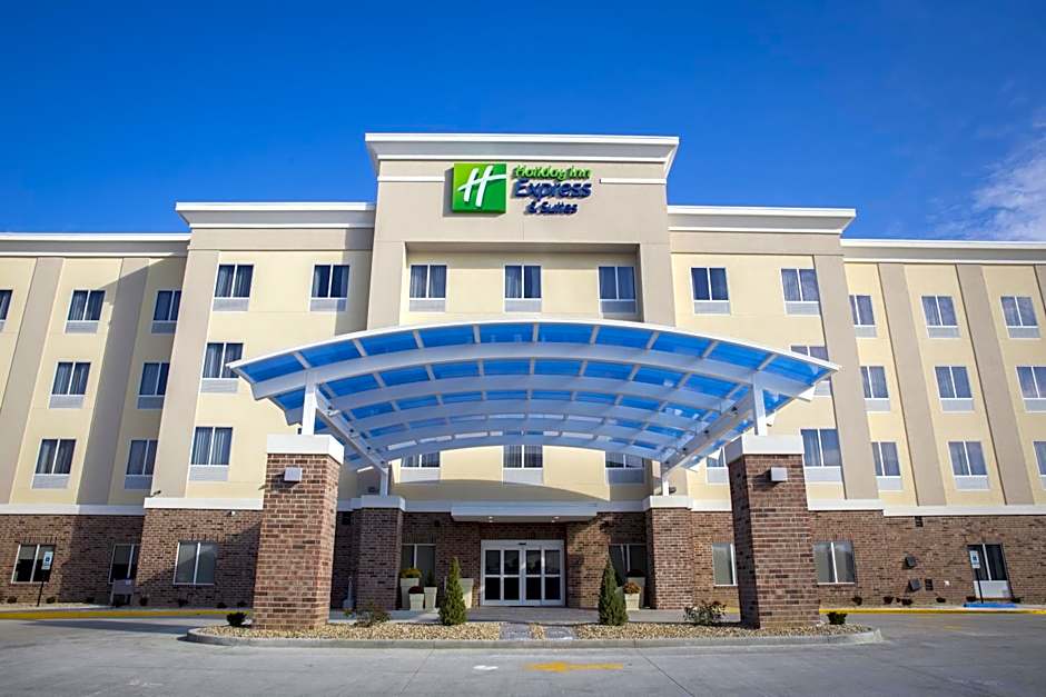 Holiday Inn Express and Suites Edwardsville By IHG