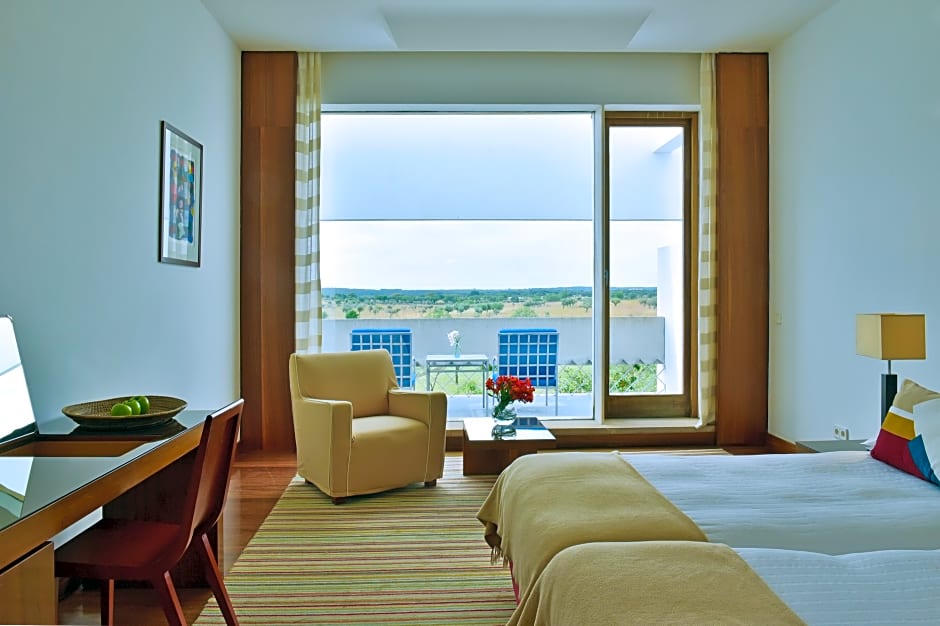 Pousada Convento de Arraiolos - Historic Hotel