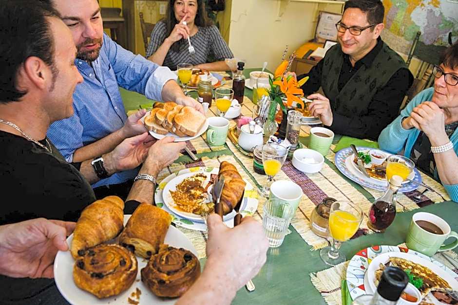 Maison Des Jardins B & B