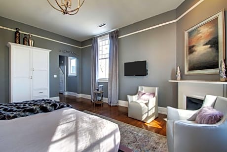 King Suite with Sofa Bed
