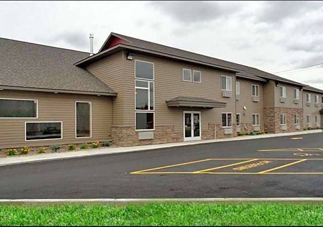 Canby Inn and Suites