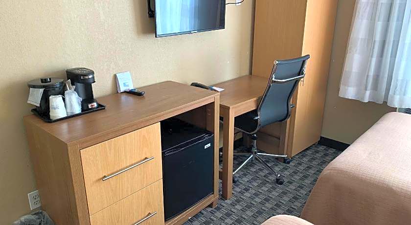 Days Inn by Wyndham Brooklyn Borough Park
