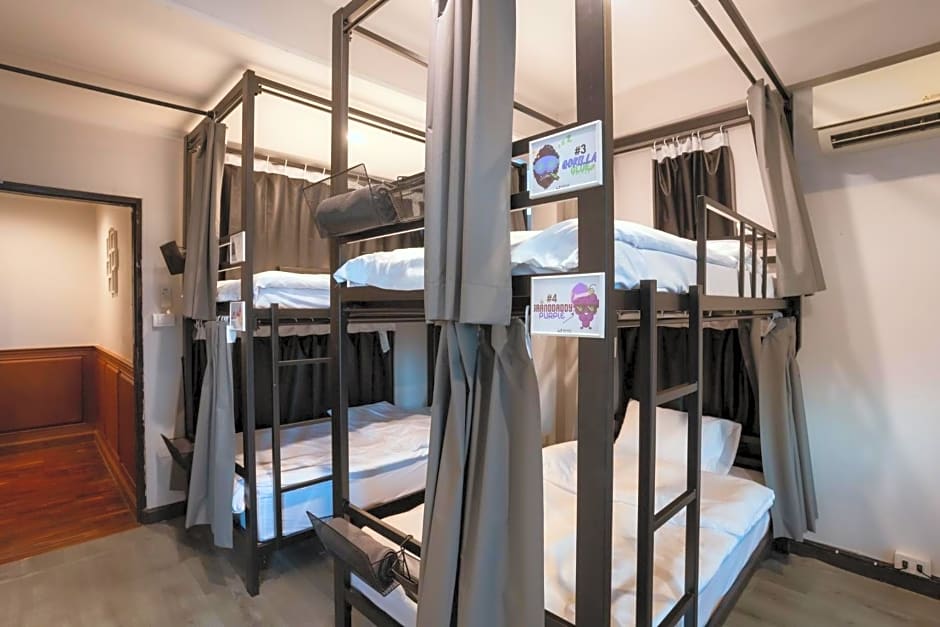 420 Hostel - Ekkamai Buds & Beds