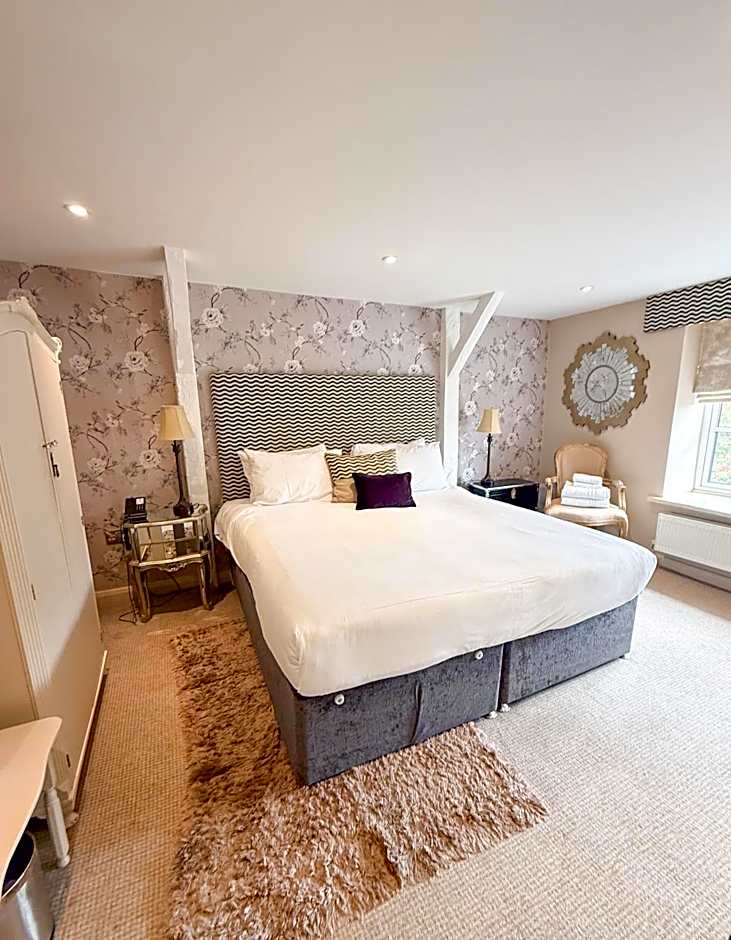 The Crescent Turner Hotel