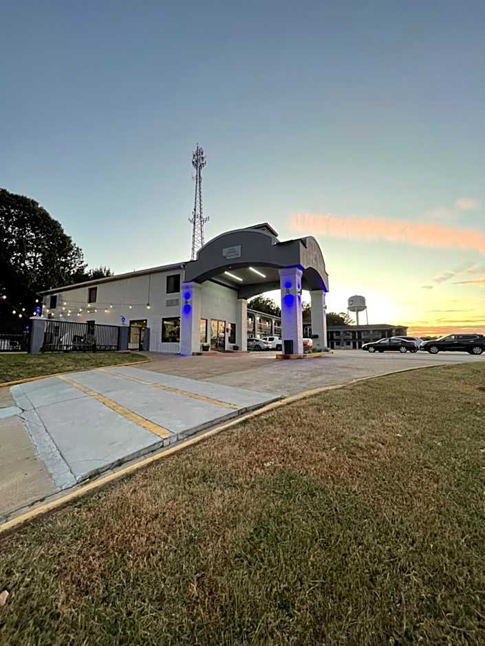 Garden Inn & Suites