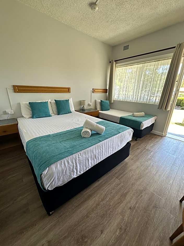 Bucketts Way Motel and Restaurant