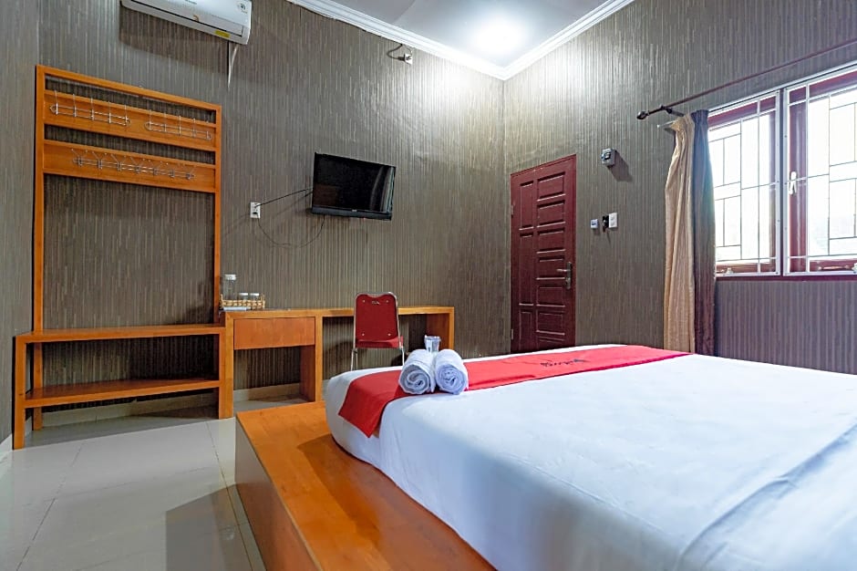 RedDoorz Syariah near UISU Medan