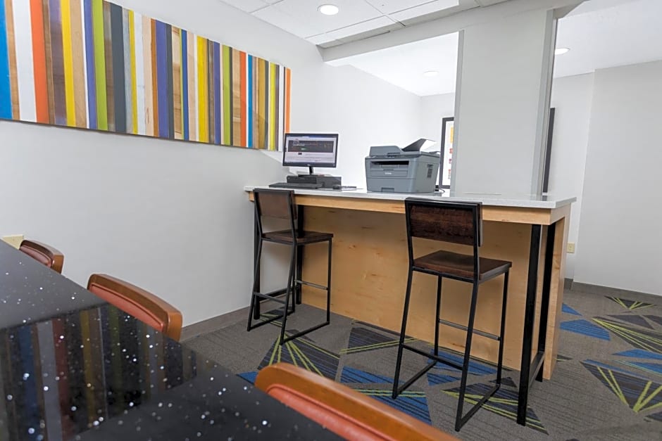 Holiday Inn Express Hotel & Suites Athens, an IHG Hotel