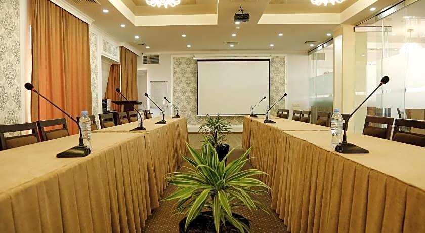 Hotel King David The Builder