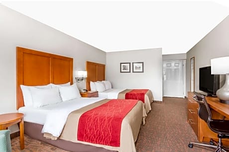 2 Double Beds Smoking