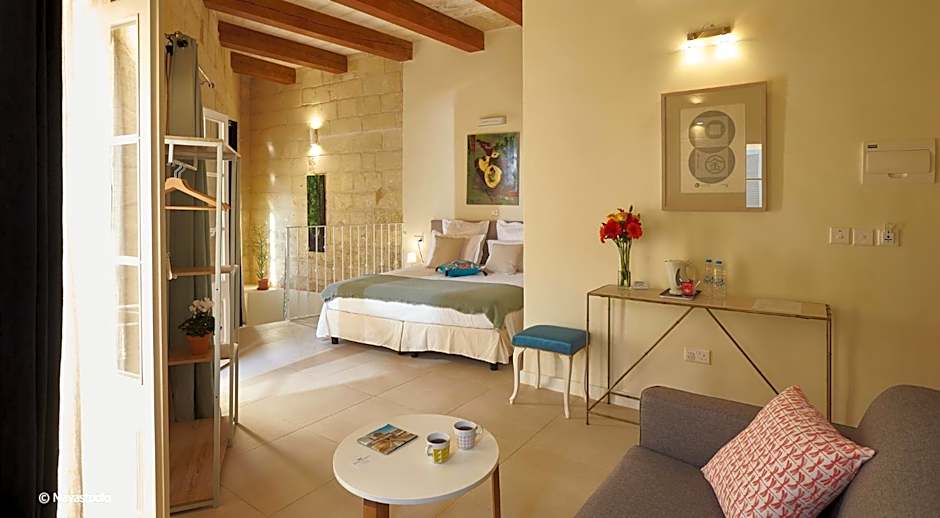 Photo 1 of 7 of Suite, Balcony