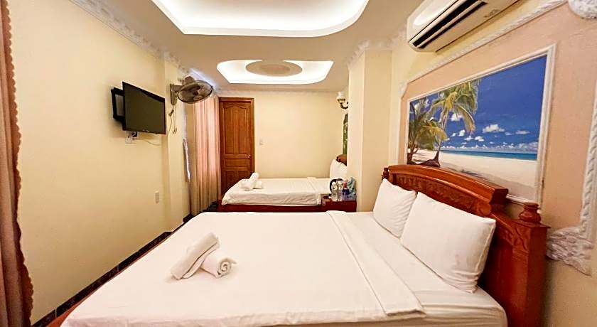 Quang Anh Hotel by The Moment