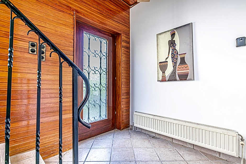 Comfy Rooms in Shared villa with Terrace and Garden