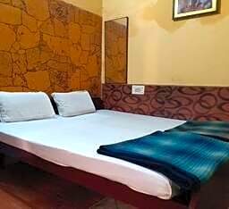 Hotel Raj Bed & Breakfast