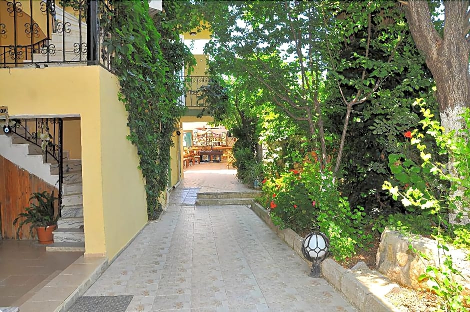 California Apart Hotel