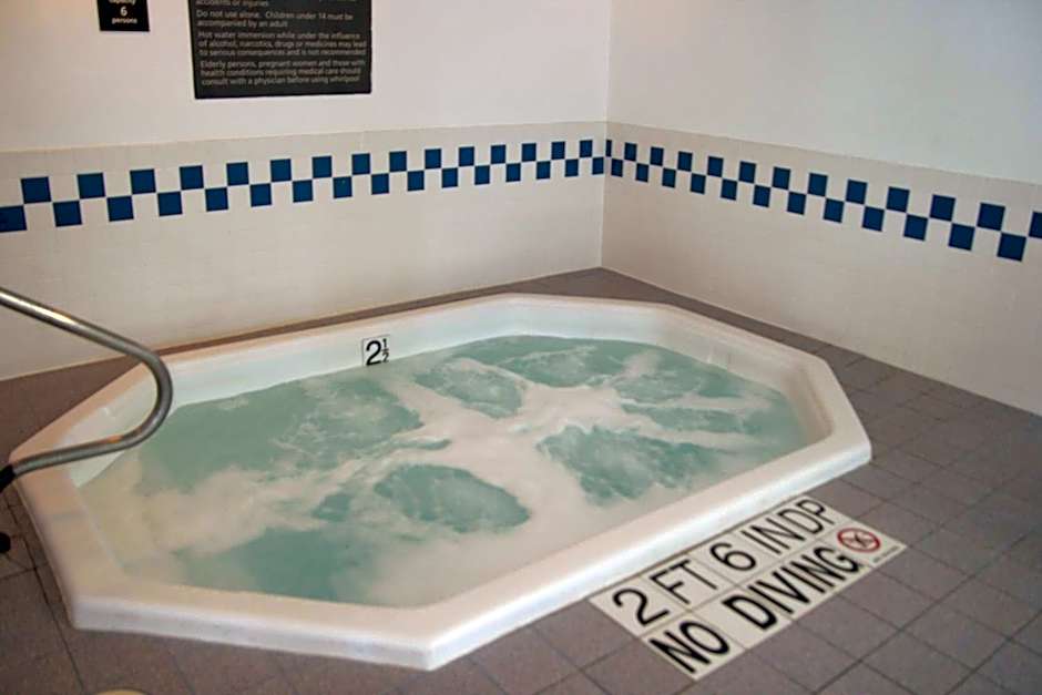 FairBridge Inn & Suites Thornton