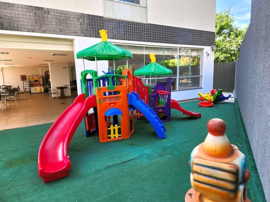 Apto com 3 Suítes, linda vista e ótima área de lazer - até 10 pessoas