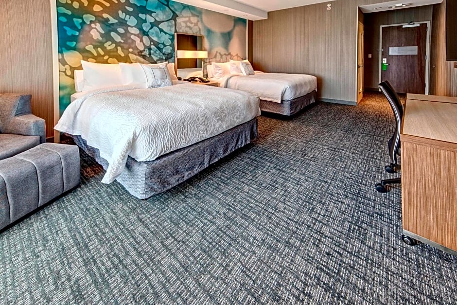 Courtyard by Marriott Westbury Long Island