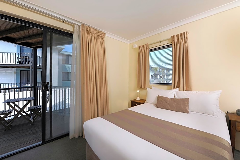 Lodestar Waterside Apartments