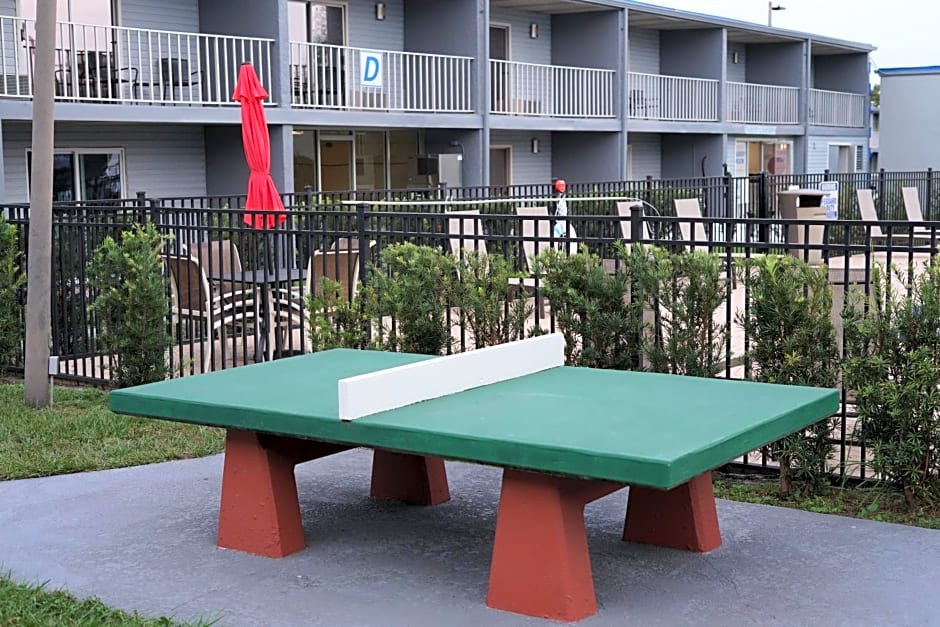 Celebration Suites At Old Town