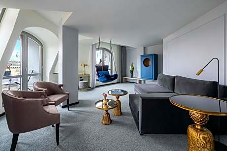 Two-Bedroom King Suite with Balcony