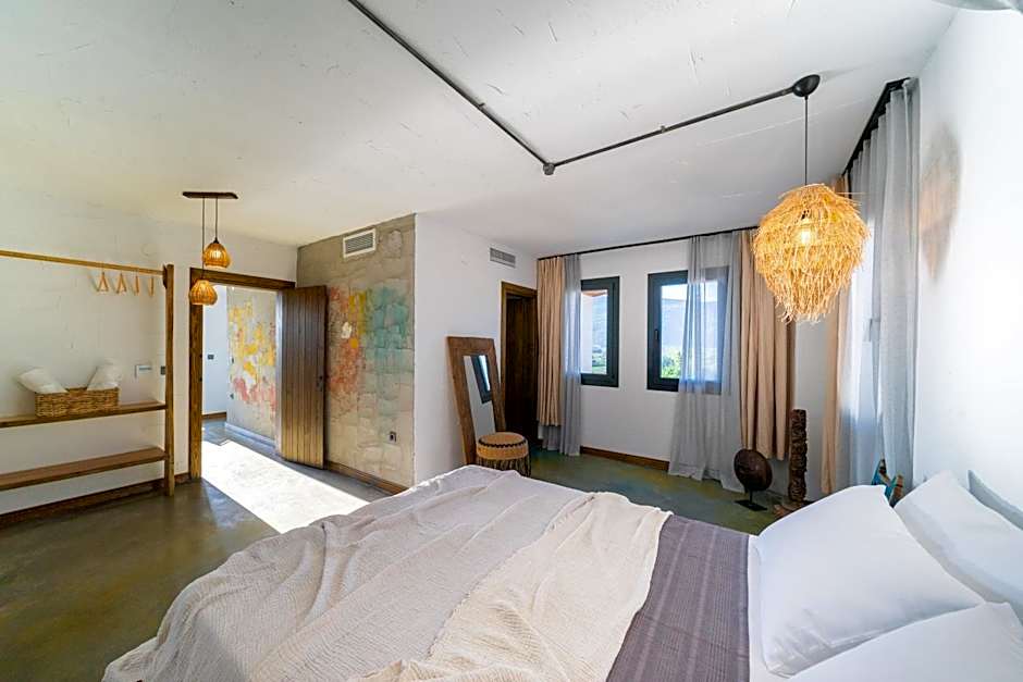 Photo 1 of 7 of 1 King Bed Suite, Sea View
