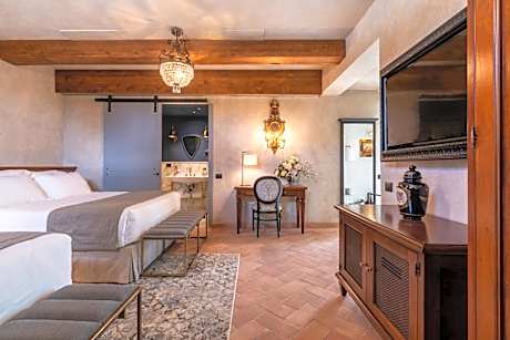 Suite with Pool View