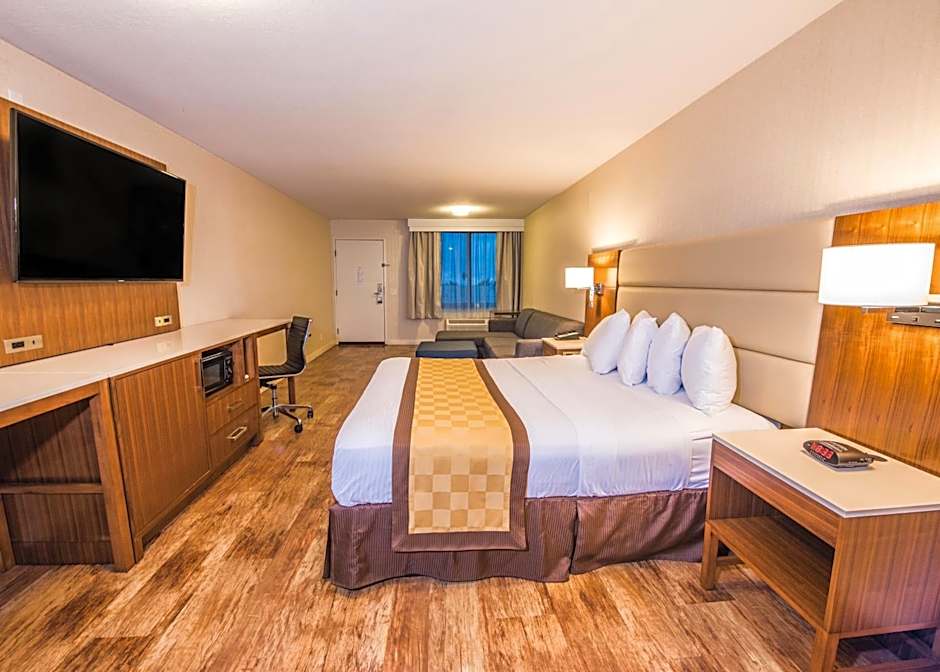 Travelodge by Wyndham Culver City