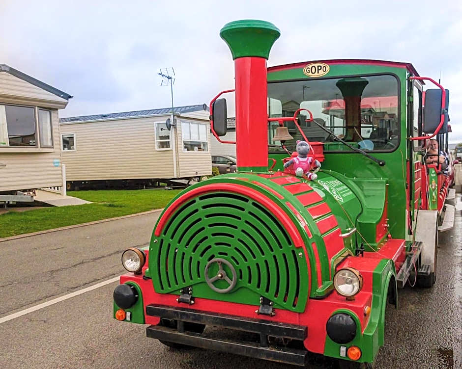 Luxurious caravan in Lyons Holiday Park Rhyl