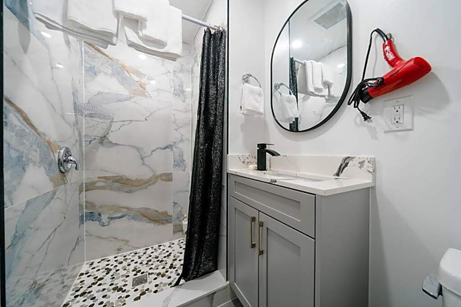 Renovated 3 Bedroom House-Niagara View