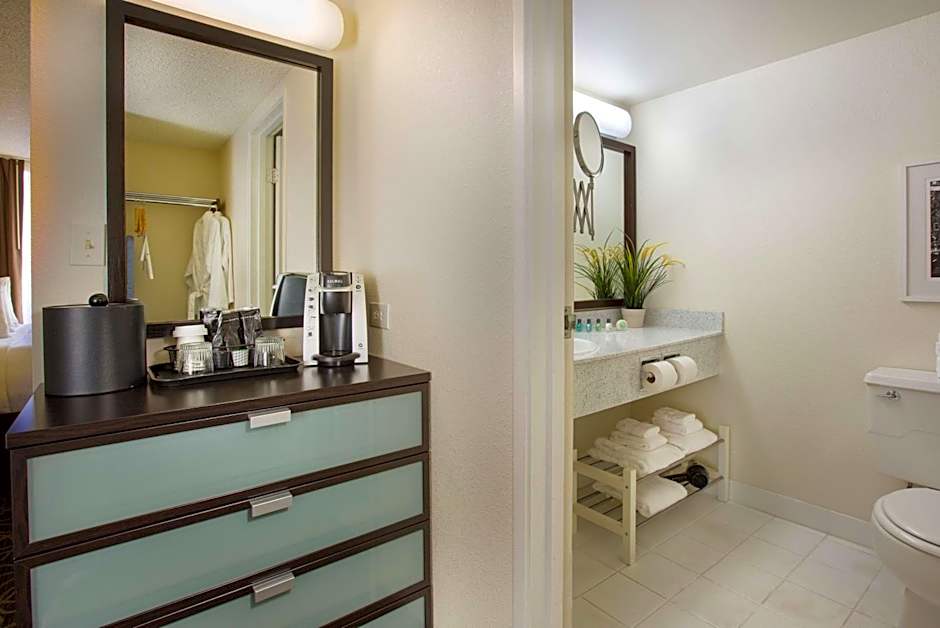 Red Lion Inn & Suites Olympia, Governor Hotel