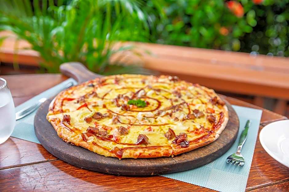 Tanoa Waterfront Hotel