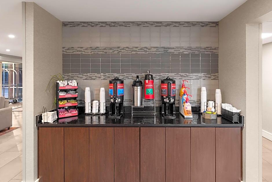 La Quinta Inn & Suites by Wyndham Austin Round Rock