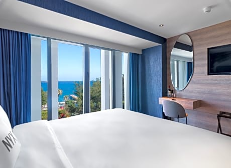 Design Double Star Front Sea View