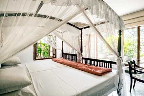 Deluxe Double or Twin Room with Balcony