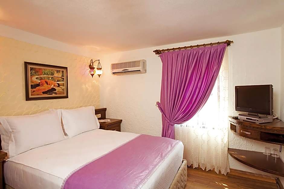 Cicerone Lodge Hotel