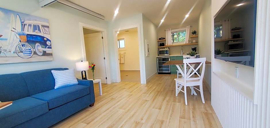 Oasis by the Bay Vacation Suites