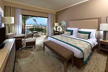Double Deluxe Family Room Partial Sea View