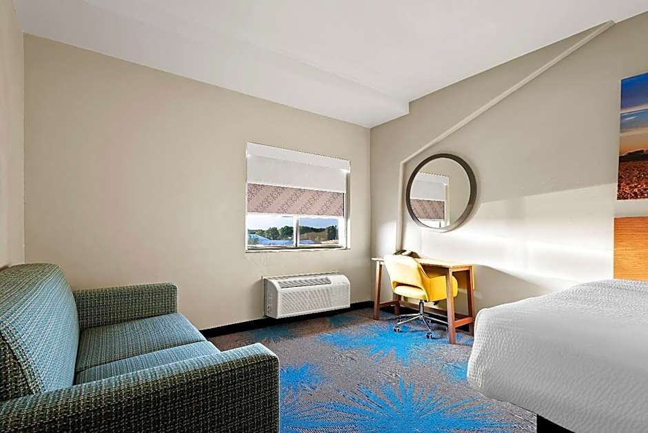 Days Inn by Wyndham Mitchell SD