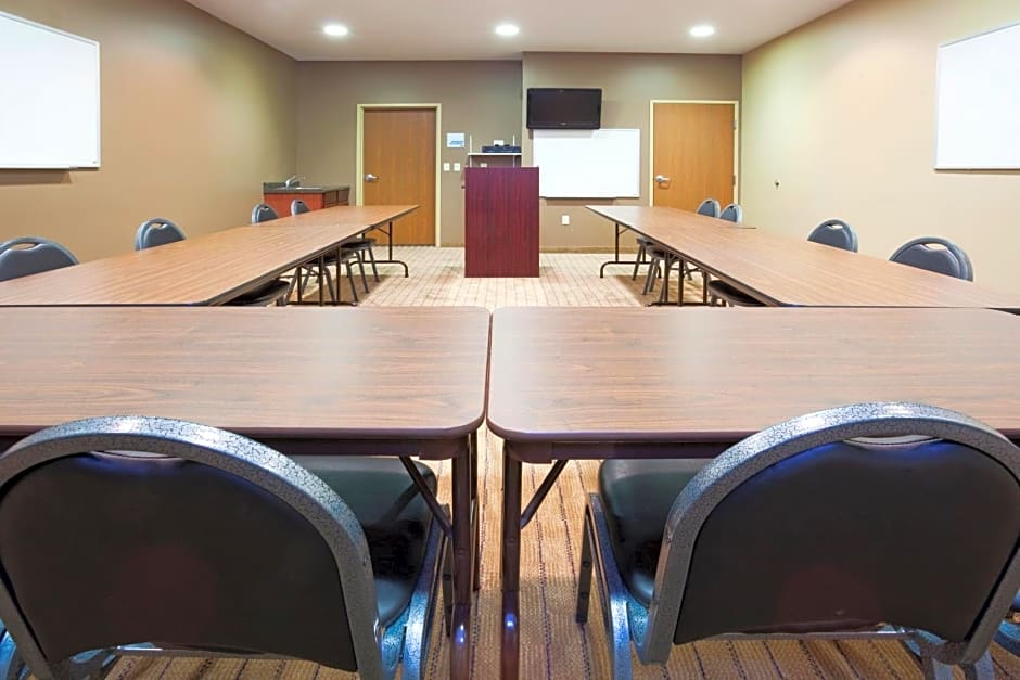 Holiday Inn Express Devils Lake By IHG
